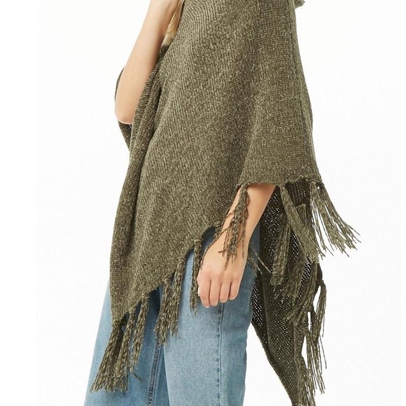 Loom Knit Fringed Poncho – Lion Brand Yarn